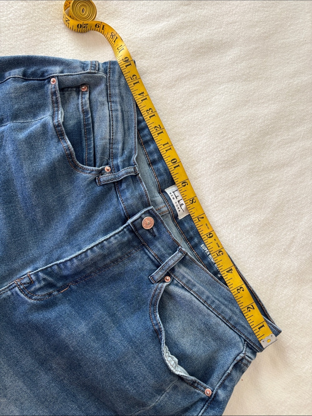 Nicole Miller Women's Barrel Jeans size 12 - Picture 6 of 8